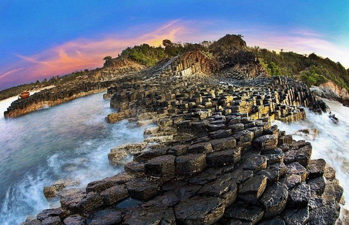 Gành đá dĩa, danh thắng độc đáo của duyên hải miền Trung